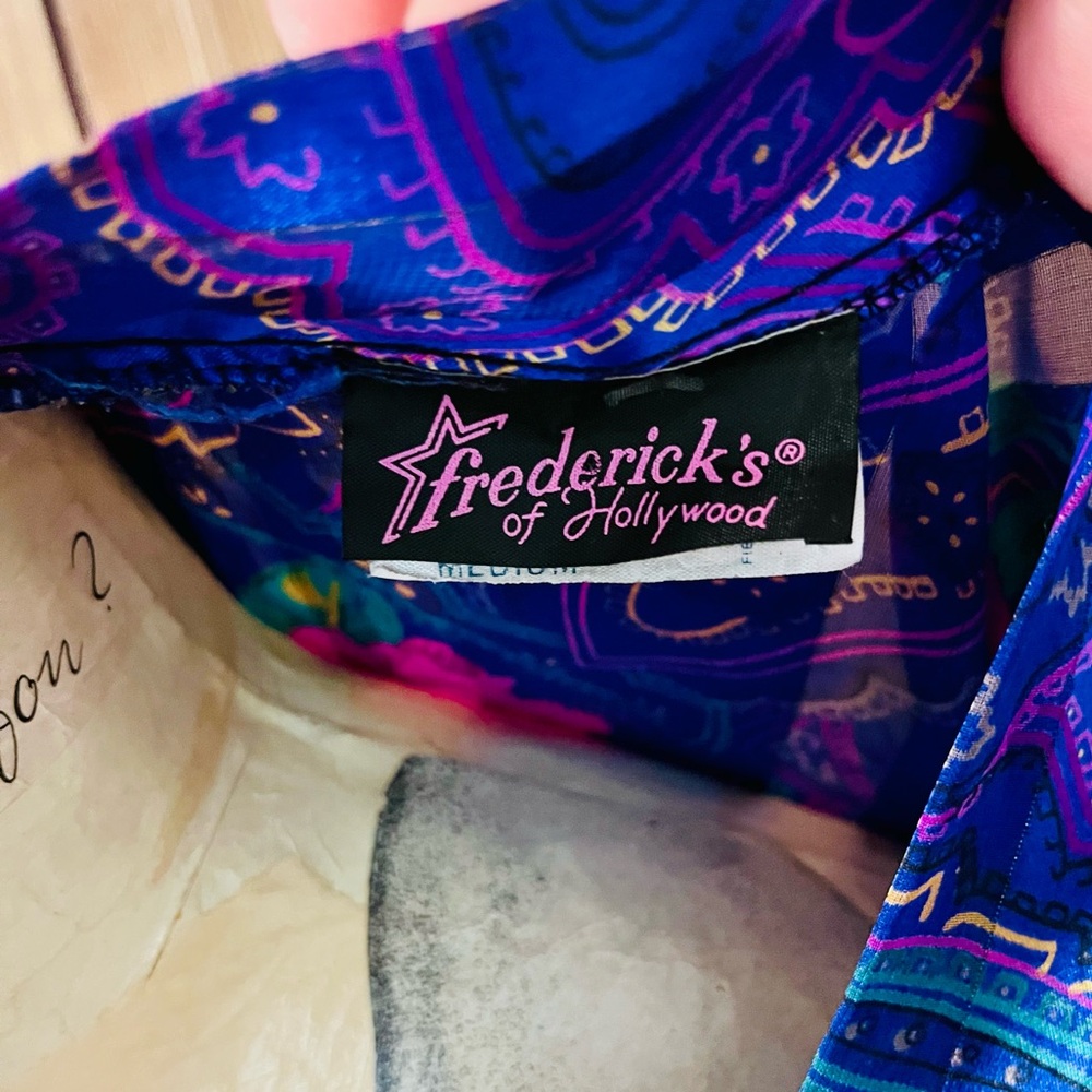 LAST CHANCE 🌈 VTG 1990s Frederick's of Hollywood Blue Floral + Paisley Robe - Picture 4 of 5